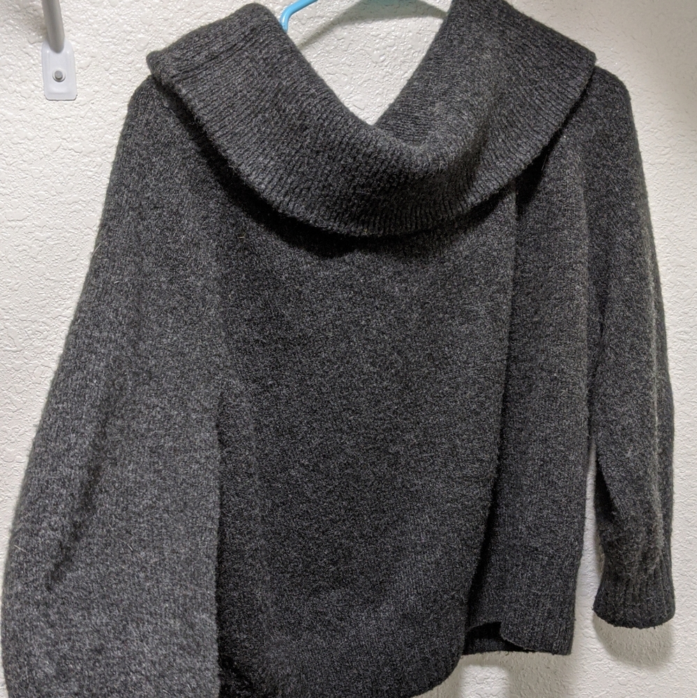 Thick over the shoulder turtle neck